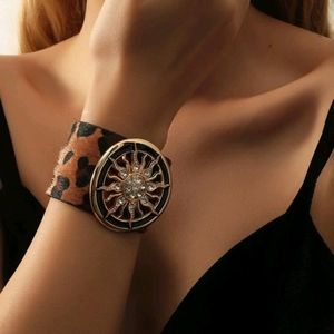 ▪️Cuff  cheetah Pattern bracelet